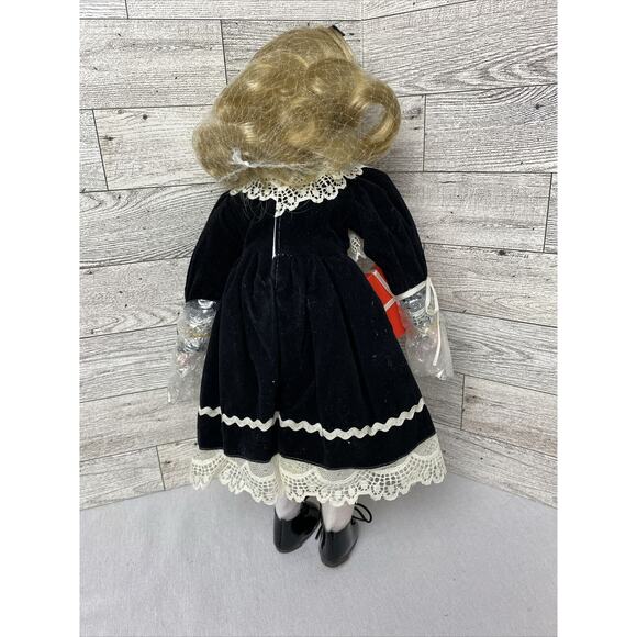 Vintage Lauren Anne Doll Collection Sarah NIB Bisque Porcelain 15” - Picture 4 of 9